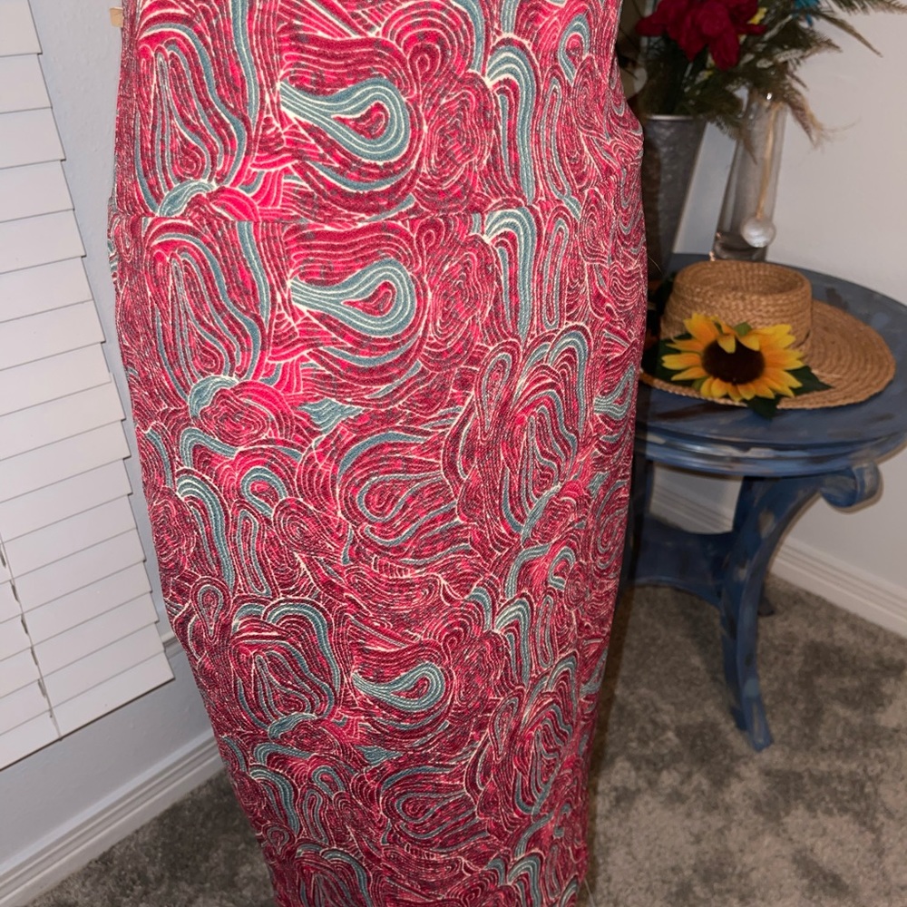 Lularoe fitted & stretchy type skirt, Size L in red and green EUC - Picture 10 of 15